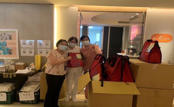 台北凱撒抗疫戰線 贈粽向第一線人員致敬