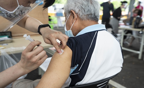 竹市獲配1.1萬劑16日全數施打完畢    80歲以上長輩接種率63% 