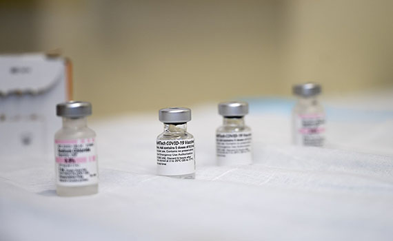 登記意願決定配發數量 宜縣府呼籲民眾踴躍至疫苗預約平台登記 