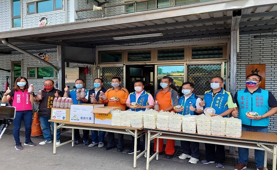 向防疫幕後英雄致敬 竹北市代會送餐感謝清潔隊員