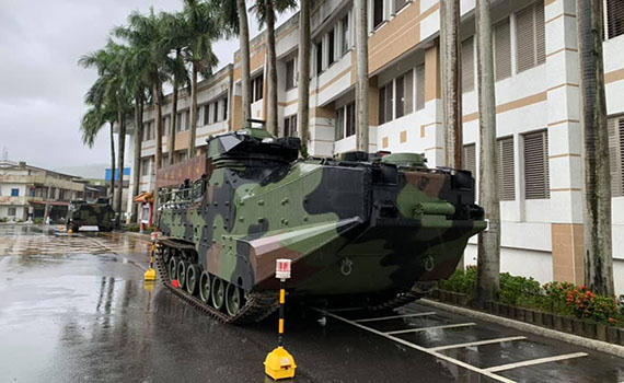 因應烟花颱風來襲 軍方兩棲突擊車進駐蘇澳待命 