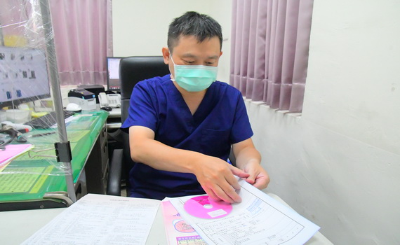 健檢報告出爐 衛生所醫師解說檢測民眾叫好