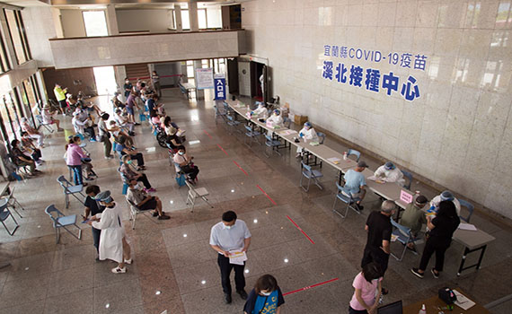 擴大施打範圍 宜縣補教、國中小代理代課教師28、29兩天接種疫苗