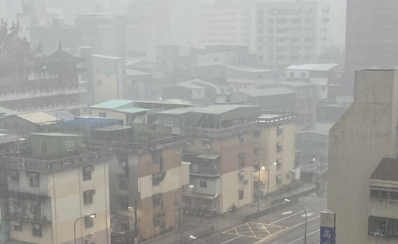 快訊/高市府宣布 8月1日停止上班、上課