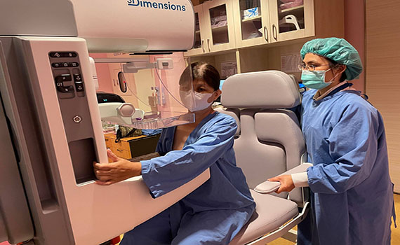 乳房檢查不再卡卡 3D新型斷層掃描攝影解決女性困境 