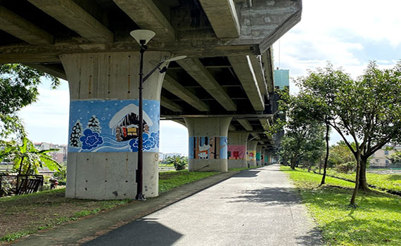 橋墩彩繪另類宜蘭旅遊懶人包 鐵路高架橋下拍照打卡新亮點  