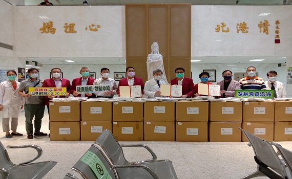 影/民間團體贈送千件全套式防護衣 北媽醫療量能倍增醫護窩心