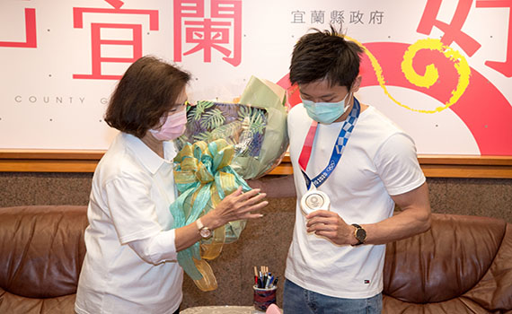 奧運銀牌李智凱拜會宜縣府 林姿妙:宜蘭囝仔勁厲害!