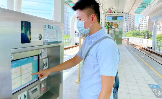 通勤人潮回升 淡海輕軌8月30日起班距再加密