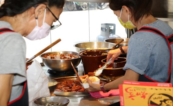 新北「好日子愛心待用餐」擴增到354家 知高飯暖心加碼送