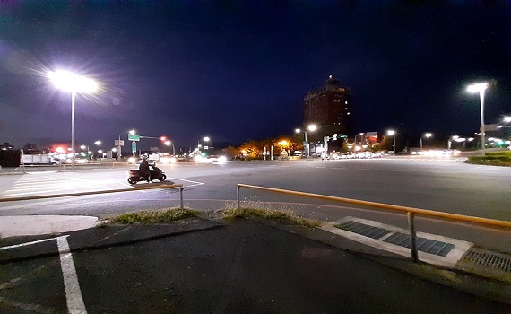 嘉市府強化路口夜間照明　提供路燈故障3通報管道 