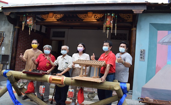 影／超越一甲子世代技藝　北港集雅軒展出雲林三大木匠師「鬼斧神工」  