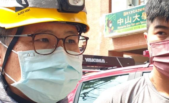 揪甘心(有影片)/中秋連假婦人柴山「少女峰」走失 高市警消「眼尖」尋獲