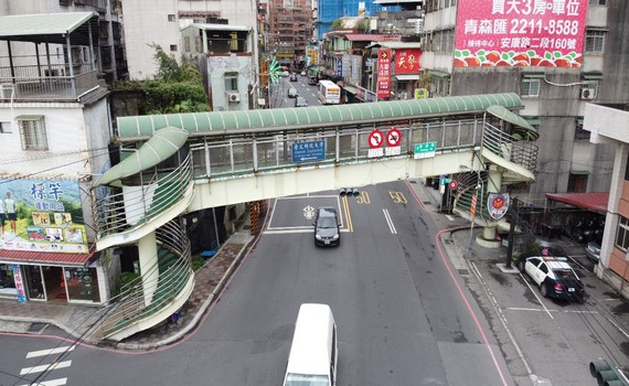 還給行人友善通行環境 新店安忠陸橋將拆除