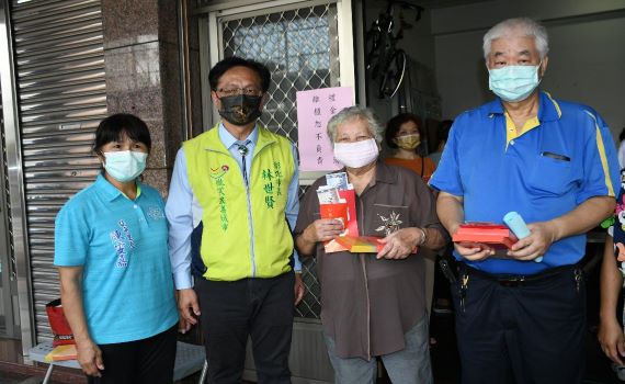 迎重陽 彰市73里同步發敬老禮金大同里長自掏腰包加碼1000元