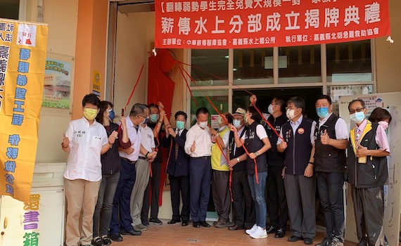 最強館長黃金山已翻轉2千多學生命運 在水上成立分部續薪傳