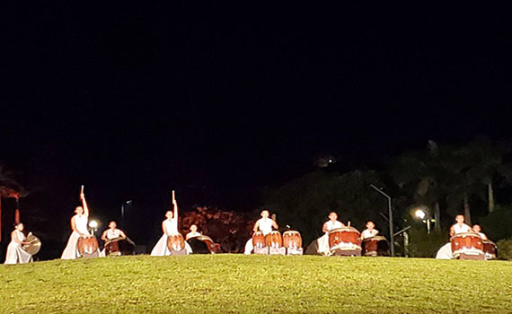 礁溪明德訓練班變身「跑馬古道公園」 優人神鼓《沖岩》表演磅礡開幕 