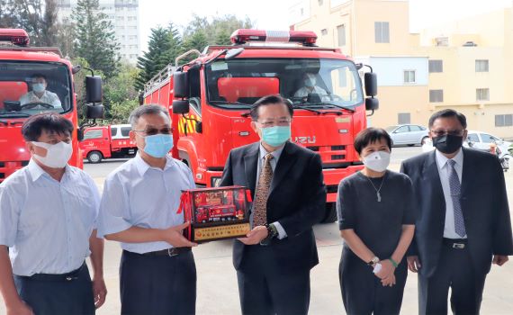 汰換老舊消防車輛 消防署長蕭煥章回娘家送大禮