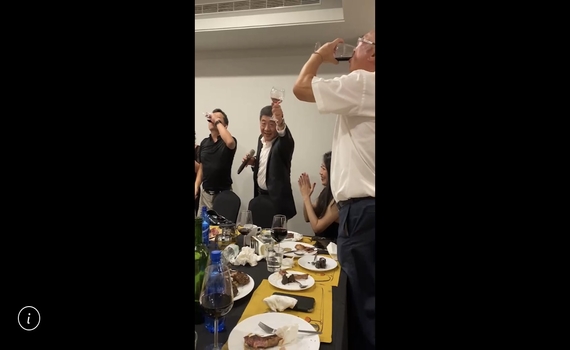 陳時中有女陪侍醉唱影片流出 網路上千留言一片罵聲 狂酸:高官、有錢人好歡樂!官箴何在?