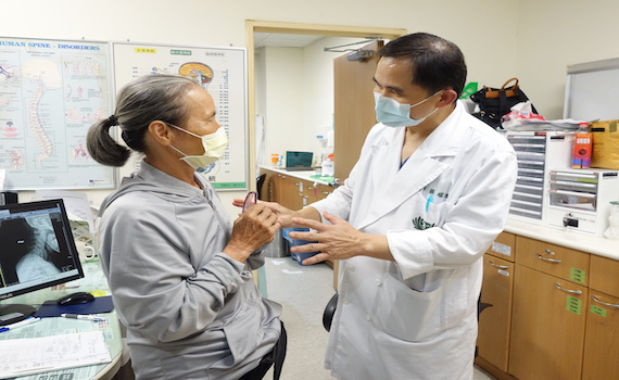 眩暈元兇原來是頸椎退化 大林慈濟術後重拾健康人生