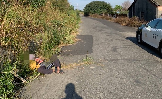 失智老翁體力不支倒臥路旁 臺西警通報119確認無礙助返家