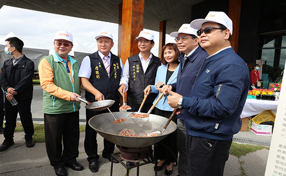 壯圍沙丘地景藝術節 聚沙成塔累積「粒」量拼觀光