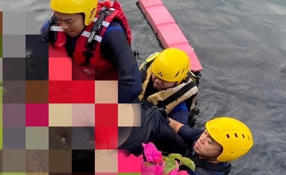 快訊/高雄海音中心旁外貌30歲紅衣女飄愛河 警消搶救急送醫