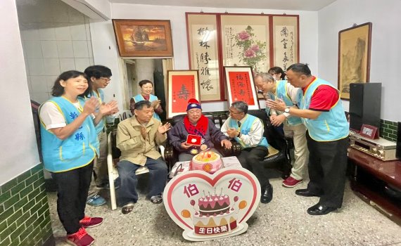 老兵方蔭濃百歲壽誕 總統贈壽屏 小而美慶生會溫馨滿滿