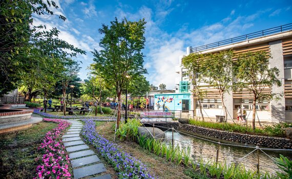 新屋區水巷公園客家意象潺潺親水道 展現綠水巷新風貌
