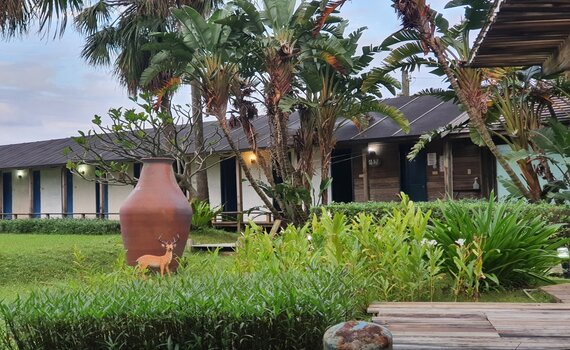 香草花源溫泉養生會館 宛如國外小島的浪漫風情