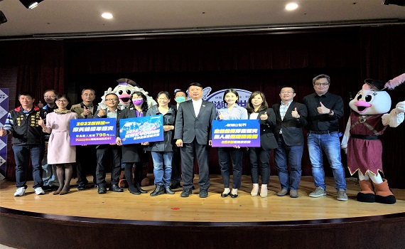 劍湖山跨年摩天輪浮空煙火秀 結合無人機精采燈光絕倫展演