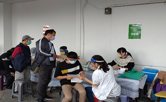 喜互惠快打站完成453人莫德納疫苗接種服務