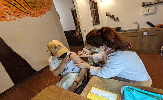 失聯移工打疫苗貼心服務 他們讚「臺灣人太暖心」 