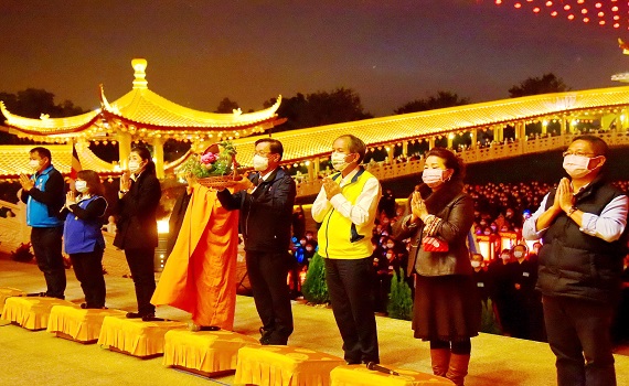 埔里鎮靈巖山寺祈福大典 林明溱開香燃點禮炮祈平安