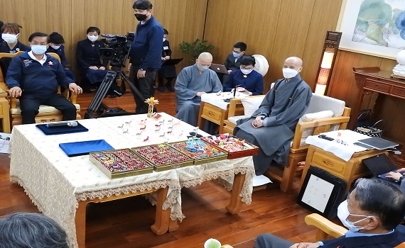 疫情趨嚴峻 慈濟證嚴上人蒞南投為眾生開示祈福