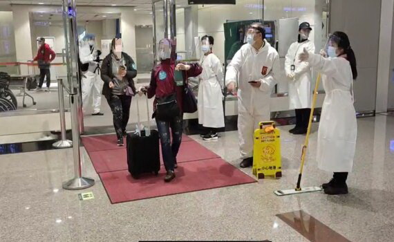 長程班機旅客下機PCR篩檢第三天 15日早上陽性比率4.08%