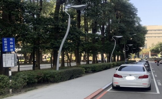 中市1/17起部分路段試辦車格地磁加值應用 線上繳費可享8折優惠