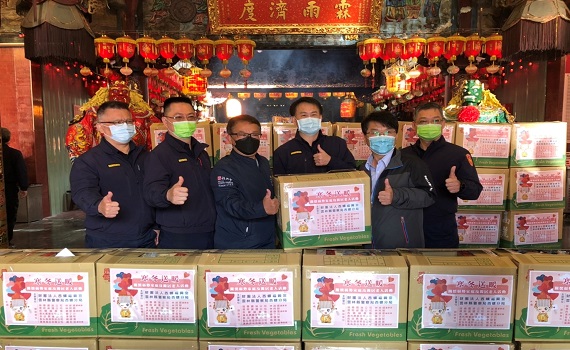 西螺太平媽寒冬送暖助弱勢 邀企業團體頒獎助學金助學