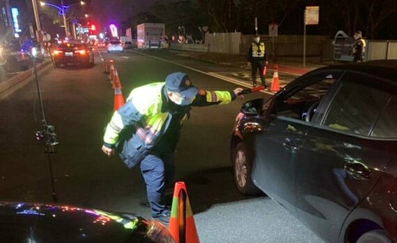 立院修法重罰嚇阻酒駕 桃市警全國同步春安首日執法