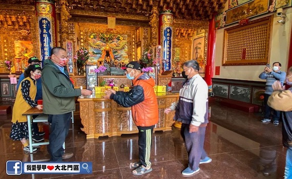 台南無黨籍議員不甩禁令    年初三宮廟發現金紅包 