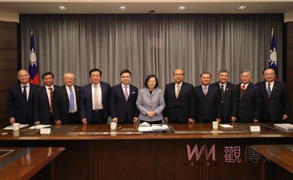 接見八大工商理事長 蔡總統:穩定供電移工留才及邁向2050淨零轉型