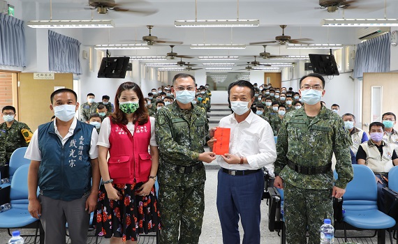 翁章梁縣長親赴太保國小 慰問教召訓練後備軍人