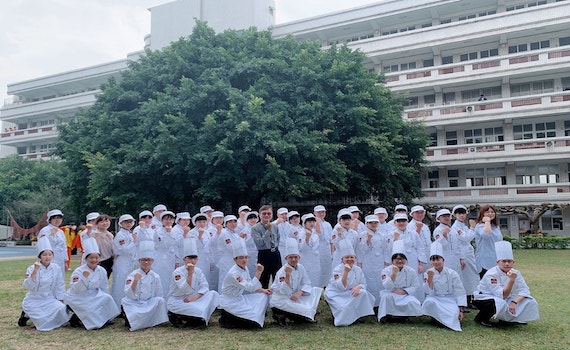 在地企業贊助東吳高職 助學子夢想起飛