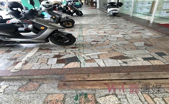 台南騎樓障礙重重 姚正玉籲市府勿漠視人行安全