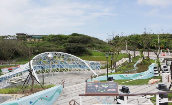 石門幸福雙心公園啟用 牽罟捕魚網裝置藝術成亮點