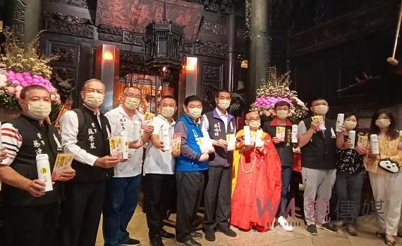 影/萬泰科捐70萬片口罩 助白沙屯媽祖遶境出行