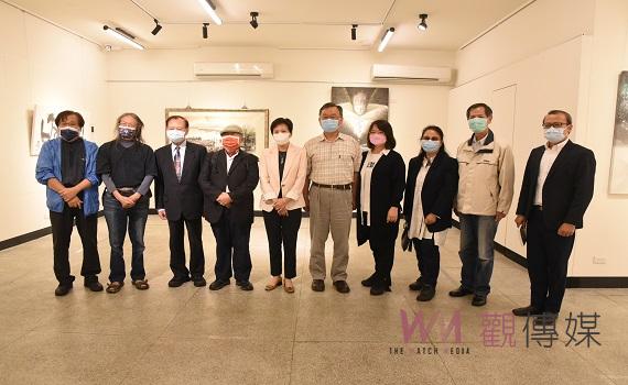 「台灣美術院院士書畫創作展」15日於澎湖洪根深美術館開幕。 