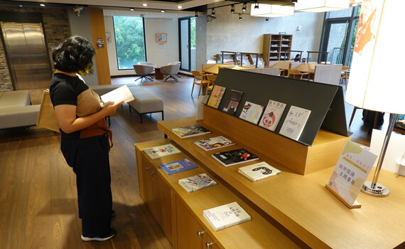 女性障礙者生命故事  圖書分館《看見•非形女子》巡迴展 