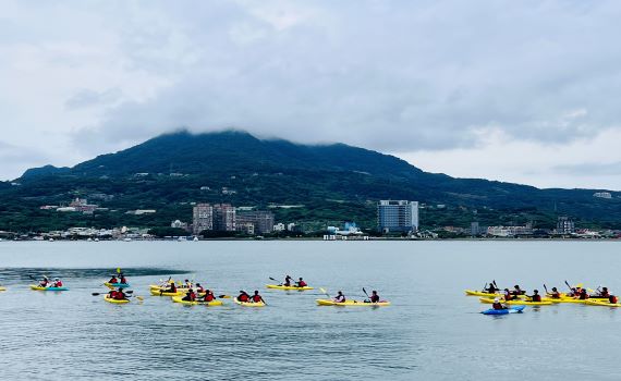 淡古首推河上走讀新模式 端午限定「獨木舟遊古蹟」