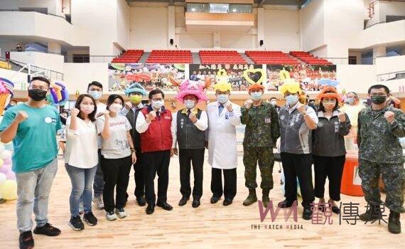 陳時中與鄭文燦視察桃園巨蛋與陸專兒童BNT疫苗大型接種站 盼提高疫苗覆蓋率